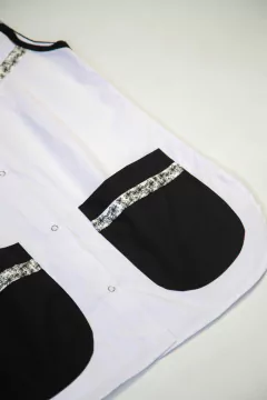 Renata (Margaritas) Abrochado adelante - Base Blanca en internet