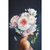 Quadro Decorativo Florais e Folhagens Buque de flores sobre mulher na internet
