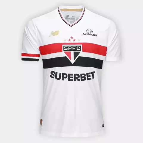 Camisa branca e vermelha do São Paulo, modelo 25/26 Home Torcedor da New Balance, com logo e detalhes em preto.