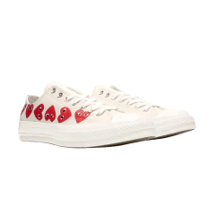 Converse comme des garçsons play low multi hearts beige-rojo - comprar en línea