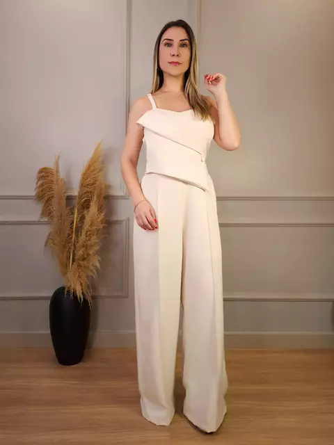 Macacão Detalhe Assimétrico Valéria Nude