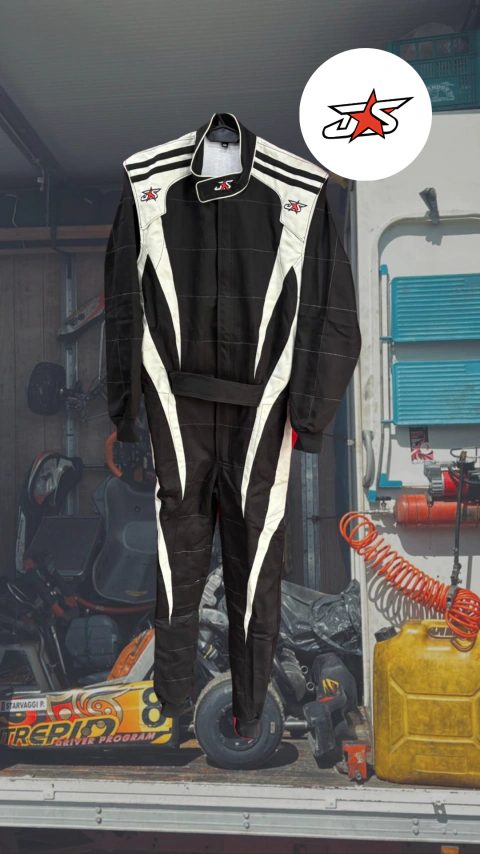 Modelo Hight tech negro y blanco Auto