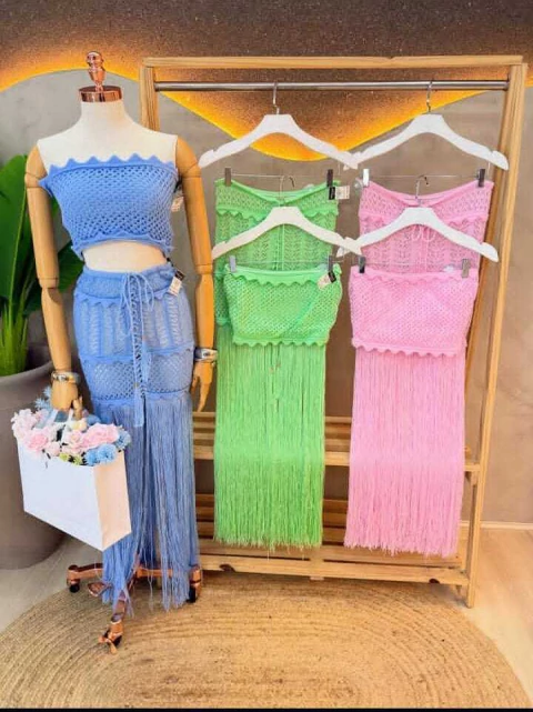 Conjunto de Poliéster Tipo Tricot com Franjas