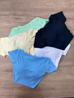 Imagem do Cropped Canelado Manga Curta com Decote em U nas Costas