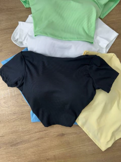 Cropped Canelado Manga Curta com Decote em U nas Costas na internet