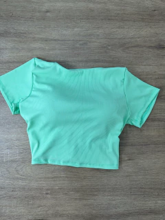 Cropped Canelado Manga Curta com Decote em U nas Costas - loja online