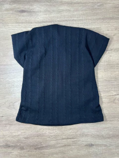 Blusa com Alça no Pescoço e Caimento no Decote Canelada com Detalhe de Faixa nas Costas - Baratão Confecções