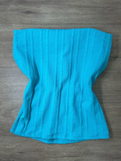 Blusa com Alça no Pescoço e Caimento no Decote Canelada com Detalhe de Faixa nas Costas - loja online