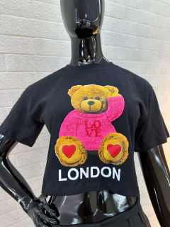 Cropped Estilo Camiseta com Estampa de Urso