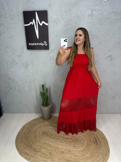 Vestido Longo em Poliester com Spandex e detalhes em Renda Guipir - comprar online