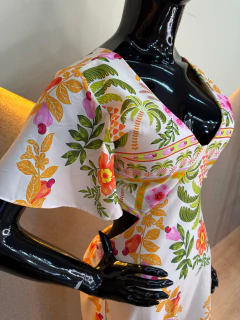 Vestido Branco com a Estampa " Paraíso Tropical "