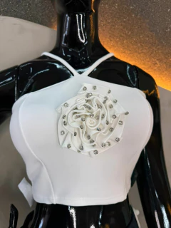 Imagem do Cropped com Flor 3D e Strass - Delicadeza em Alta Definição