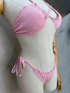Biquíni Canelado Rosa com Amarrações - Estilo e Versatilidade para o Verão - loja online