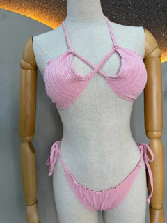 Biquíni Canelado Rosa com Amarrações - Estilo e Versatilidade para o Verão - Baratão Confecções