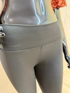 Legging Básica em Poliéster com Elastano - Baratão Confecções