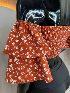 Cropped Ciganinha em Viscose com Mangas Bufantes - Floral - Baratão Confecções