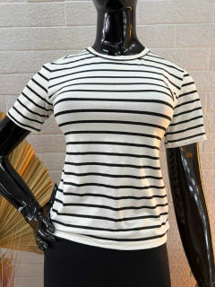 Blusa Listrada em Viscose com Elastano - Conforto e Estilo no Dia a Dia - loja online