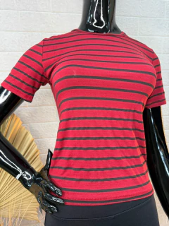 Blusa Listrada em Viscose com Elastano - Conforto e Estilo no Dia a Dia - loja online