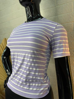 Imagem do Blusa Listrada em Viscose com Elastano - Conforto e Estilo no Dia a Dia