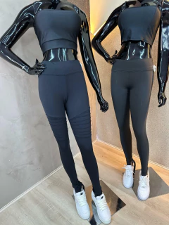 Imagem do Top Fitness Básico em Poliéster com Elastano Preto