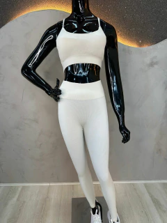 Conjunto Fitness Feminino-Top e Legging em Poliamida com Elastano