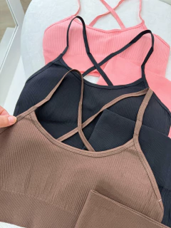 Conjunto Fitness Feminino em Poliamida e Elastano - Top Cropped + Shorts Cintura Alta