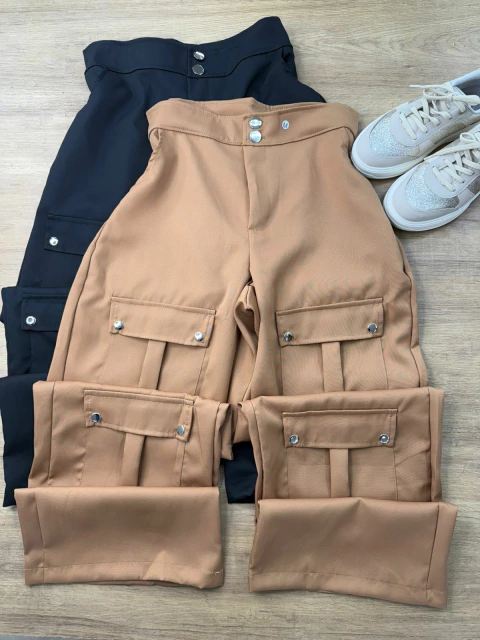 Calça Cargo de Alfaiataria Feminina - comprar online