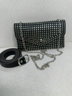 Bolsa Feminina de Ombro Preta com Corrente e Aplicações em Strass - Brilho, Estilo e Brinde Exclusivo! - comprar online