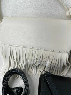 Bolsa Feminina com Franjas - Estilo Boho com Alça Extra para Ombro - Baratão Confecções