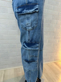 Imagem do Calça Jeans Cargo Feminina - Estilo Urbano e Conforto