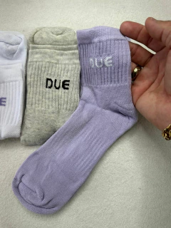 Kit 3 Meias Femininas Cano Médio Canelado - Conforto, Estilo e Versatilidade para o Dia a Dia - comprar online