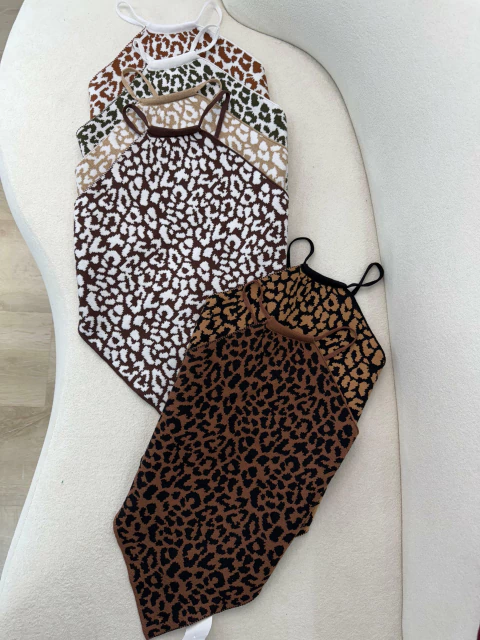 Blusa Estilo Lenço com Costas Nuas e Amarração em X