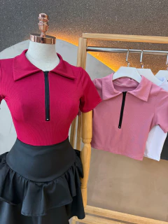 Cropped Polo com Zíper Frontal - Viscose com Elastano - Baratão Confecções