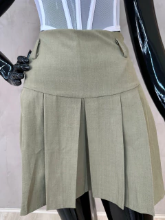 Short Saia Estilo Colegial com Pregas