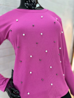 Blusa Feminina Canelada com Pérolas Aplicadas - Manga Longa na internet
