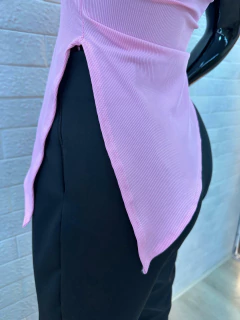 Blusa Canelada Tomara que Caia com Bojo - Assimétrica - Baratão Confecções