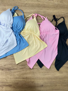 Blusa Suplex Transpassada com Decote V e Costas Abertas