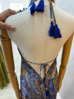 Vestido Longo Estilo Indiano Estampado - Alça Halter e Decote Profundo