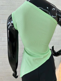 Blusa Feminina Canelada com Um Ombro Só - Assimétrica - loja online