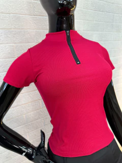 Blusa Feminina Canelada com Zíper Frontal - Manga Curta na internet