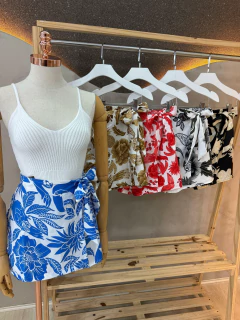 Short Saia Feminino de Poliéster com Amarração Lateral - Estilo e Conforto em Uma Só Peça na internet