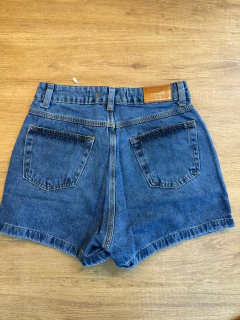 Short Saia Jeans Cargo Feminino - Bolsos Utilitários e Estilo Moderno - comprar online