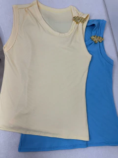 Blusa Canelada Feminina com Detalhe Dourado - Sem Manga - comprar online