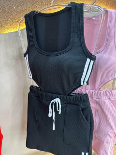 Conjunto Feminino Body Cavado e Saia Curta - Poliéster com Elastano - comprar online