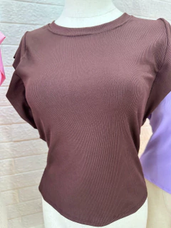 Imagem do Blusa Feminina Canelada Manga Morcego - Conforto e Estilo em Uma Peça