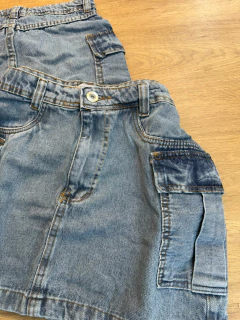 Saia Jeans Cargo Feminina - Conforto e Estilo em Uma Só Peça - comprar online