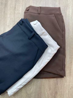 Short Saia de Alfaiataria Plus Size - Elegância e Conforto - comprar online