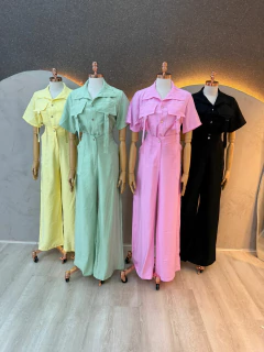 Conjunto Laís - Cropped + Calça Pantalona em Viscose e Poliéster na internet