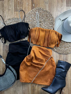 Conjunto Cropped e Saia em Camurça - Estilo Western/Boho ? na internet