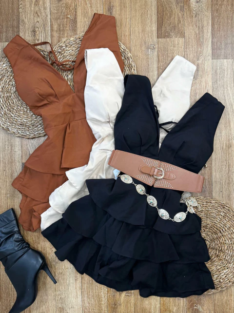 Vestido Curto em Viscose Encorpada com Babados e Amarração nas Costas